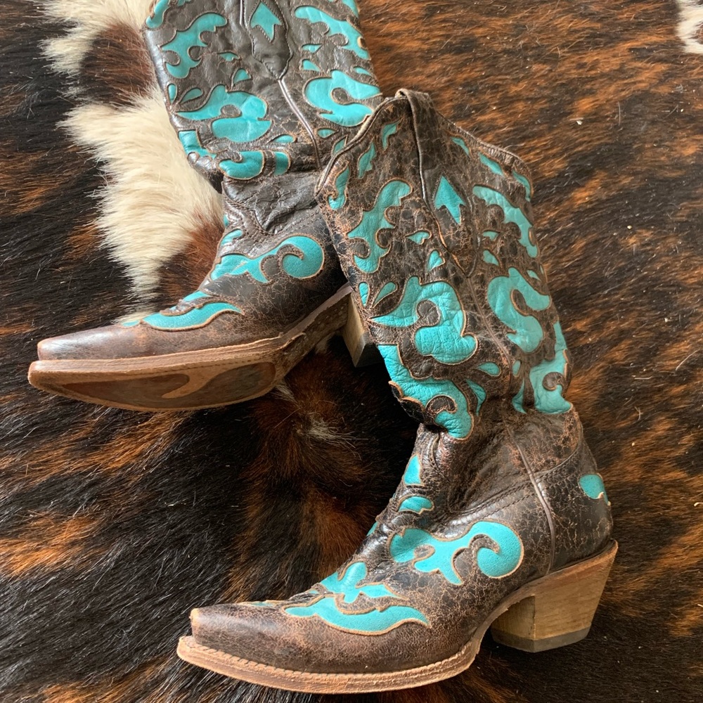 CORRAL cowgirl boots